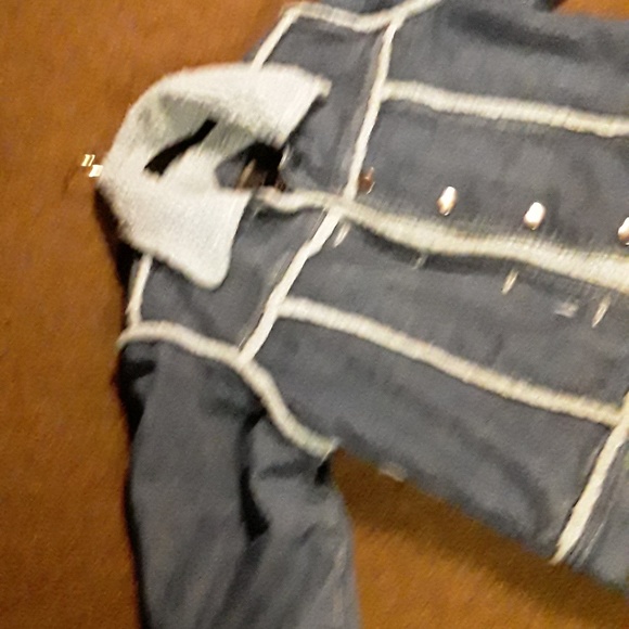 Outer Edge Jean Jacket - Picture 2 of 9